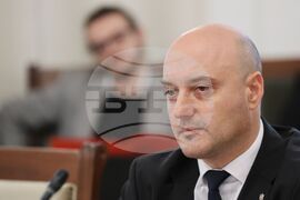 Парламент - Комисия по конституционни въпроси