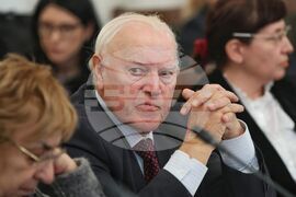 Парламент - Комисия по конституционни въпроси