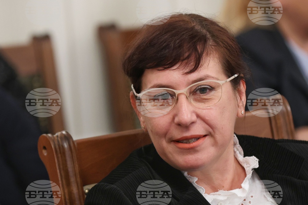 Парламент - Комисия по конституционни въпроси