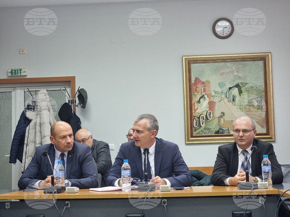 Ловеч - министър на спорта - Димитър Илиев - среща със спортните клубове в града