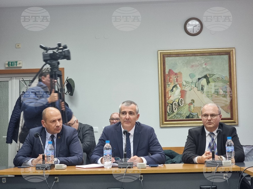 Ловеч - министър на спорта - Димитър Илиев - среща със спортните клубове в града