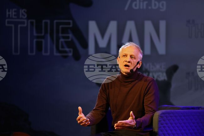 Централен военен клуб - He's the Man