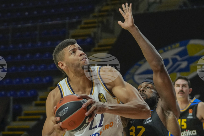 Реал Мадрид надигра Макаби Тел Авив в Евролигата, Валтер Таварес подобри рекорда по овладени борби в турнира