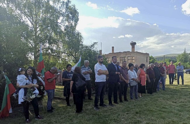 Иван Ченчев, социалисти и антифашисти се поклониха пред подвига на Ботев и героите на българската свобода