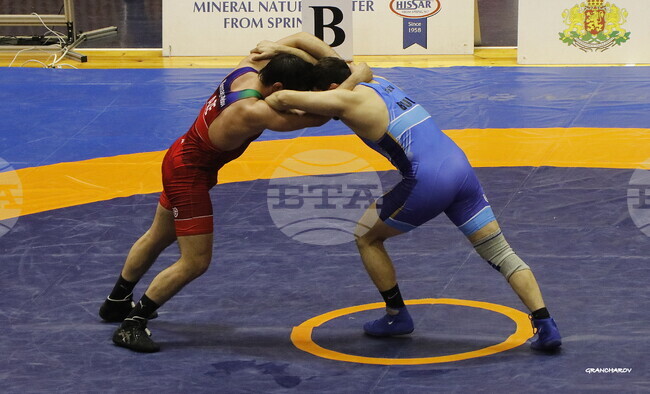 Велико Търново – борба - „Дан Колов - Никола Петров“