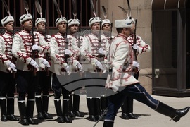 Почетен гвардейски караул - тържествена смяна