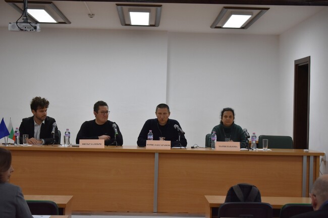 И.ф. главен прокурор Борислав Сарафов и постоянният съветник по правните въпроси относно борбата с корупцията в Централна Европа Питър Халпърн откриха семинар „Борба с корупцията, пране на пари и антитероризъм“