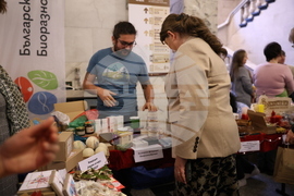 Народно събрание - базар - “Малкото е много”