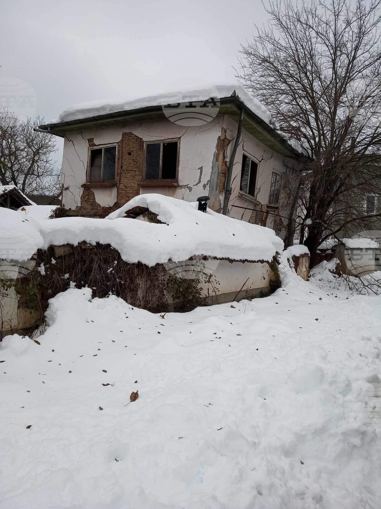 Eкипи на Центъра за обществена подкрепа в Ловеч подпомогнаха затруднени от зимната обстановка хора в малките населени места