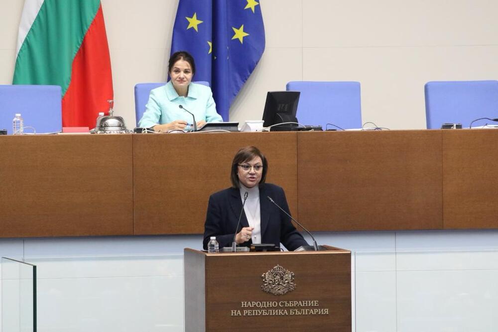 Нинова към управляващото мнозинство: Не пипайте децата