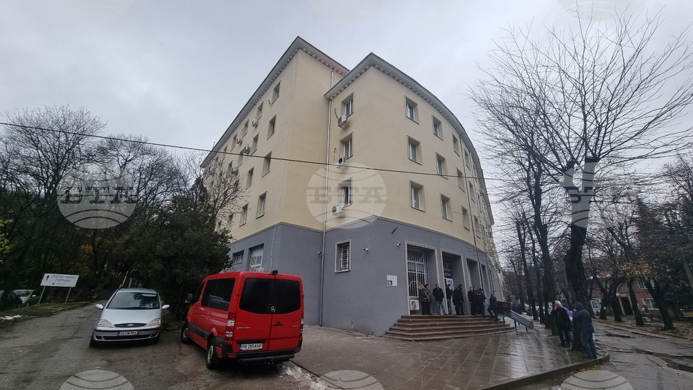 Шестима души са задържани при полицейска операция в Радомир, съобщиха от полицията