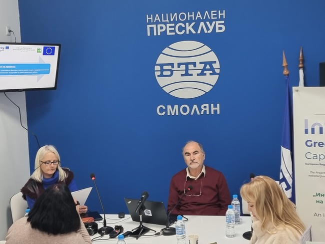 Стотици представители на туристическия бизнес са обучени по българо-гръцки проект в партньорство със Съюза на родопските хотелиери и ресторантьори
