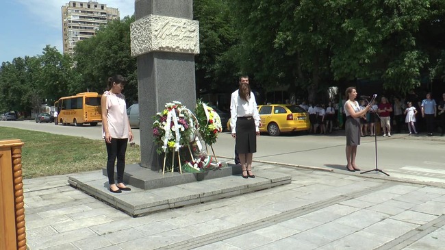 Заместник областният управител Анелия Влаховска участва в тържествената церемония, отбелязваща 146 години от гибелта на Христо Ботев