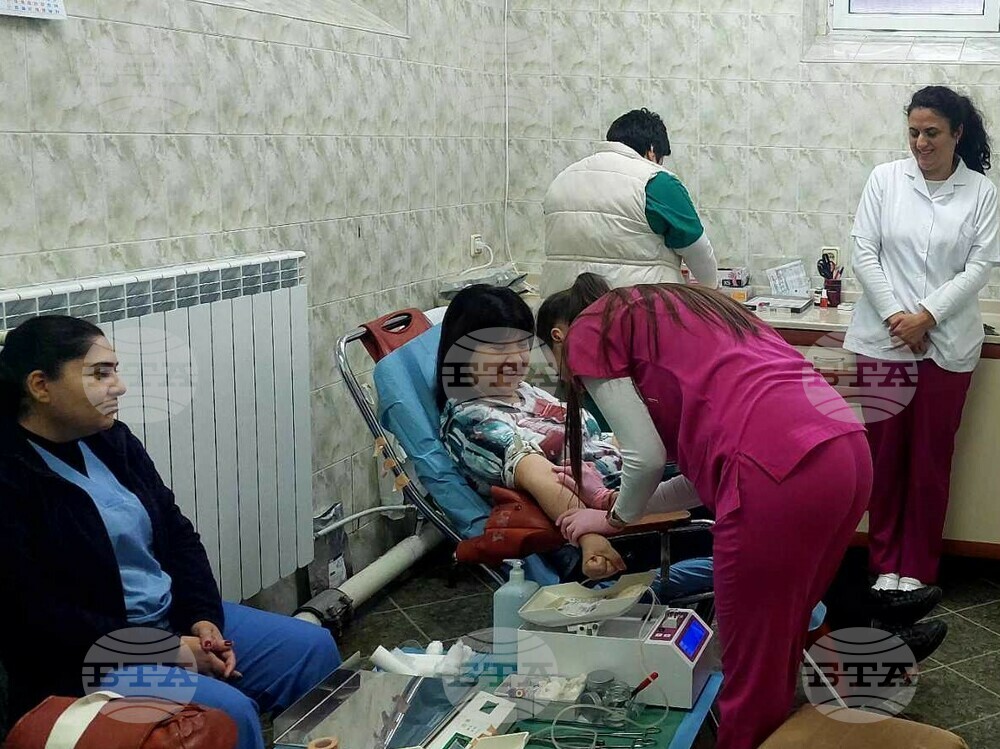 Инициатива за доброволно и безвъзмездно кръводаряване предприеха млади червенокръстци