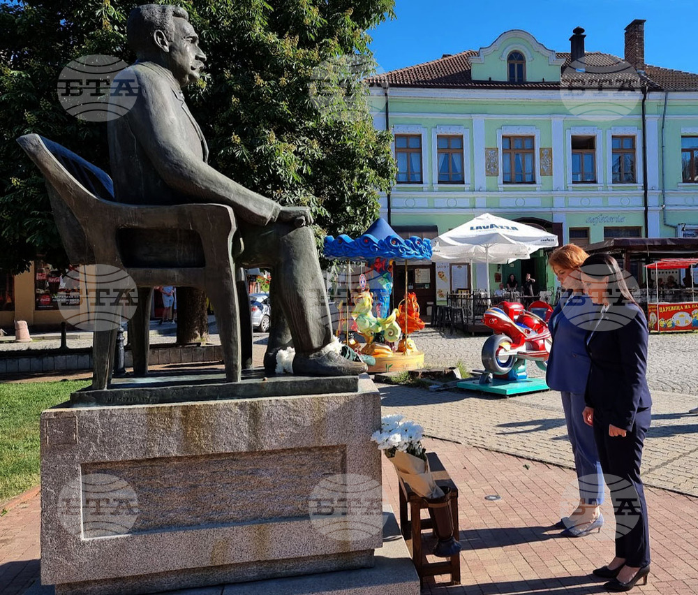 В Трявна днес празнуваме силата на книжовността и българската духовност, подчерта вицепрезидентът Илияна Йотова