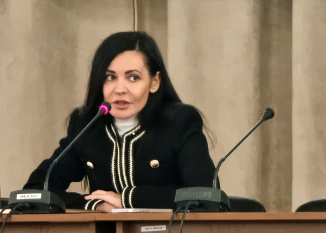 Ние сме тези, които започваме да се нагаждаме към изкуствения интелект, а не той към нас, каза футурологът доц. Мариана Тодорова