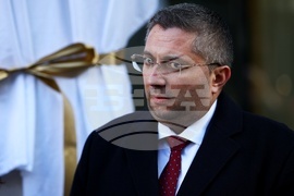 Камара на строителите в България - паметник на Кольо Фичето