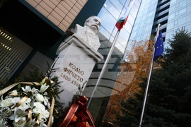 Камара на строителите в България - паметник на Кольо Фичето