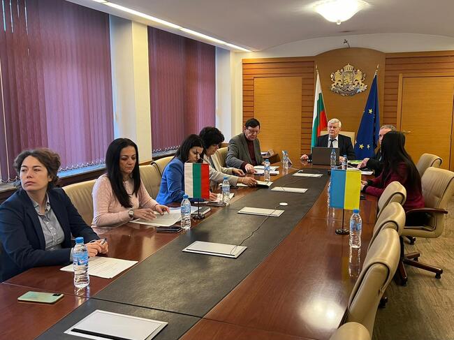 МЗХ: Министър Вътев и украинския министър Солски се договориха за прилагането на лицензионния режим за износа на слънчогледово семе, рапица, царевица и пшеница