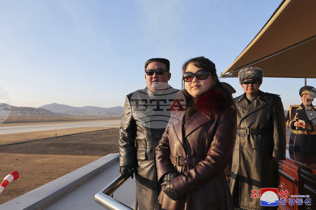 Северна Корея е напът да посочи дъщерята на севернокорейския лидер Ким Джу-е за негова наследничка, заяви южнокорейското разузнаване