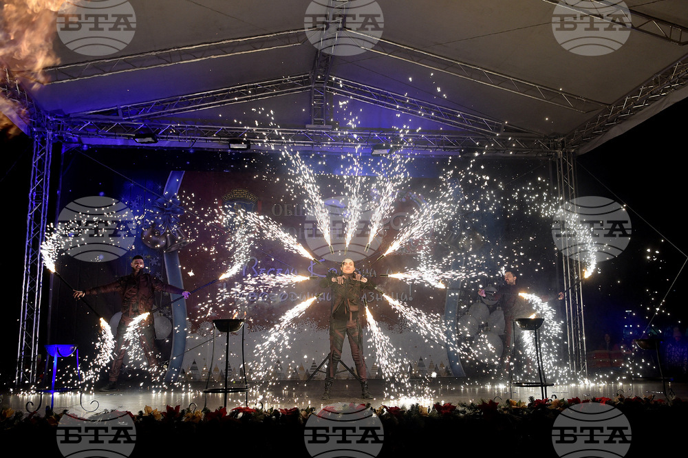 Светлините на коледната елха в Монтана ще бъдат запалени на 27 ноември, ще има концерт и 3D мапинг