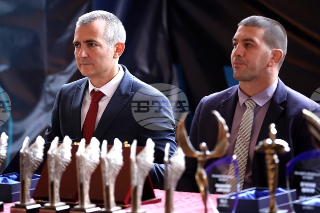 Българска Федерация по Борба - награди