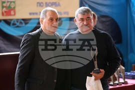 Българска Федерация по Борба - награди