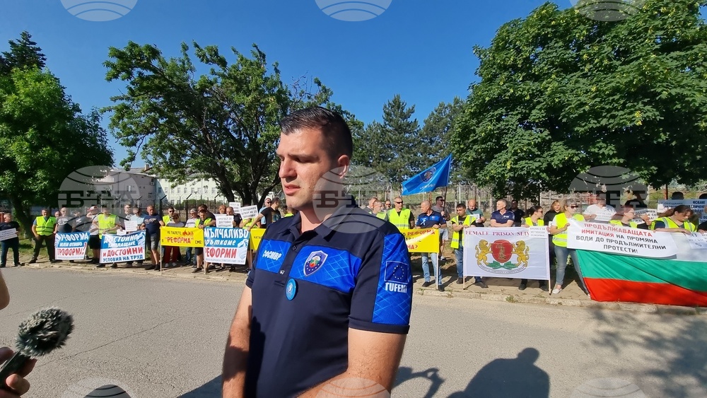 Сливен - надзиратели, полицаи и пожарникари - протест