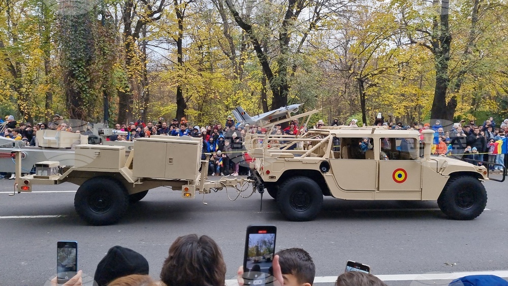 Румъния - военен парад - празник