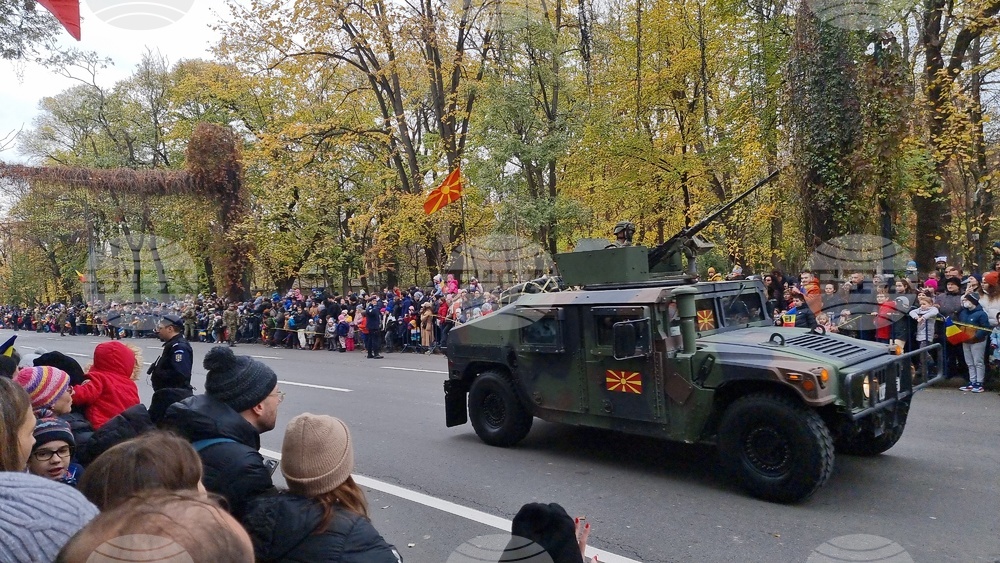 Румъния - военен парад - празник