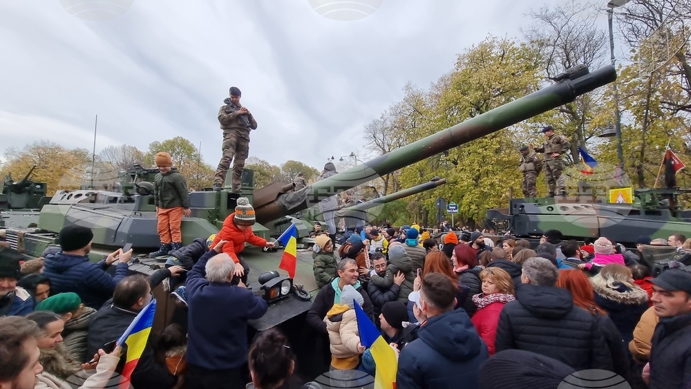 Румъния - военен парад - празник