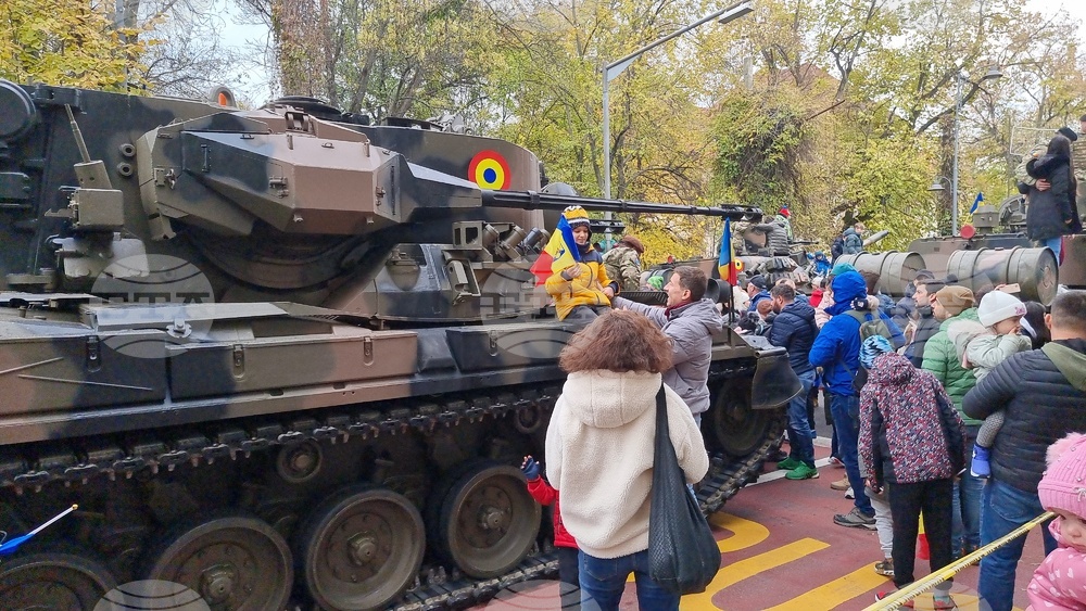 Румъния - военен парад - празник