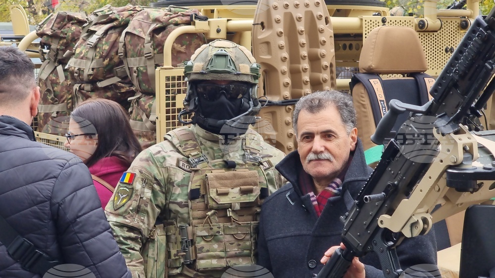 Румъния - военен парад - празник