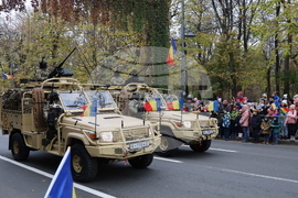 Румъния - военен парад - празник