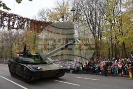 Румъния - военен парад - празник