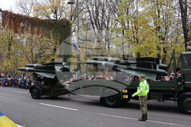 Румъния - военен парад - празник