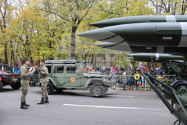 Румъния - военен парад - празник
