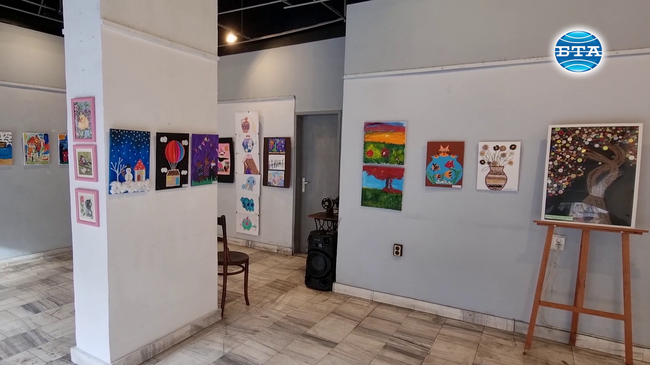 Над 70 творби на хора със специални потребности представя изложба, посветена на Международния ден на хората с увреждания