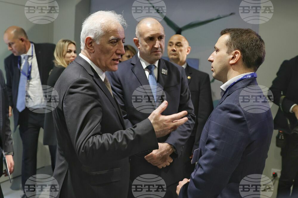 Обединени арабски емирства - Дубай - павилион - България - Румен Радев - Вахагн Хачатурян