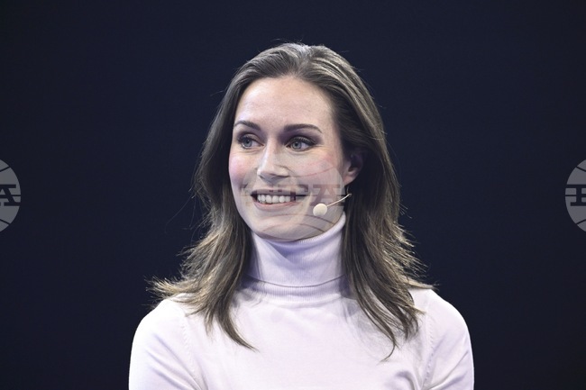 Бившата финландска премиерка Сана Марин осъжда в мемоарите си сексизма, на който са били подложени жените в кабинета ѝ