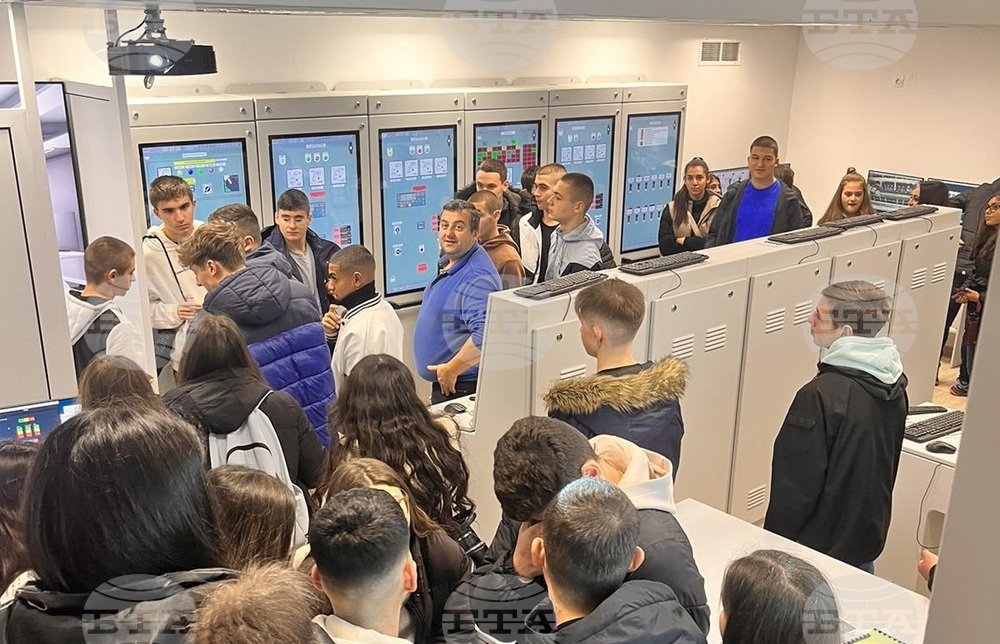 В Деня на отворените врати ВВМУ е посрещнало над 1000 посетители