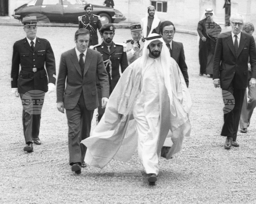 Няколко малки емирства от Персийския залив поемат на 2 декември 1971 г. своя общ път със създаването на Обединените арабски емирства