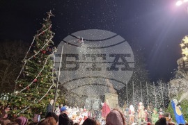 Плевен - коледна елха - светлини