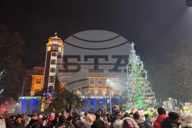 Плевен - коледна елха - светлини