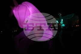 Празнични светлини - коледното дърво - запалване