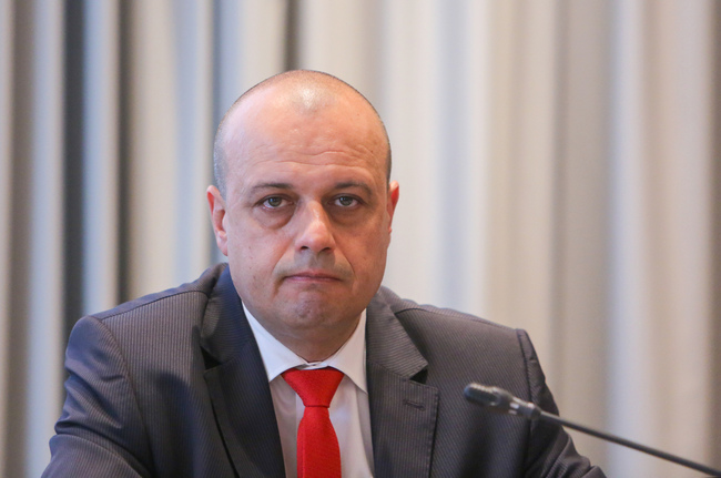 Правителството не е застрашено, актуализацията на бюджета ще бъде приета, заяви министър Христо Проданов