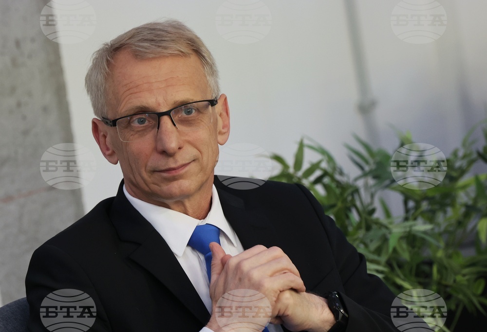 Премиерът Николай Денков ще връчи наградата „Приемни родители за пример“