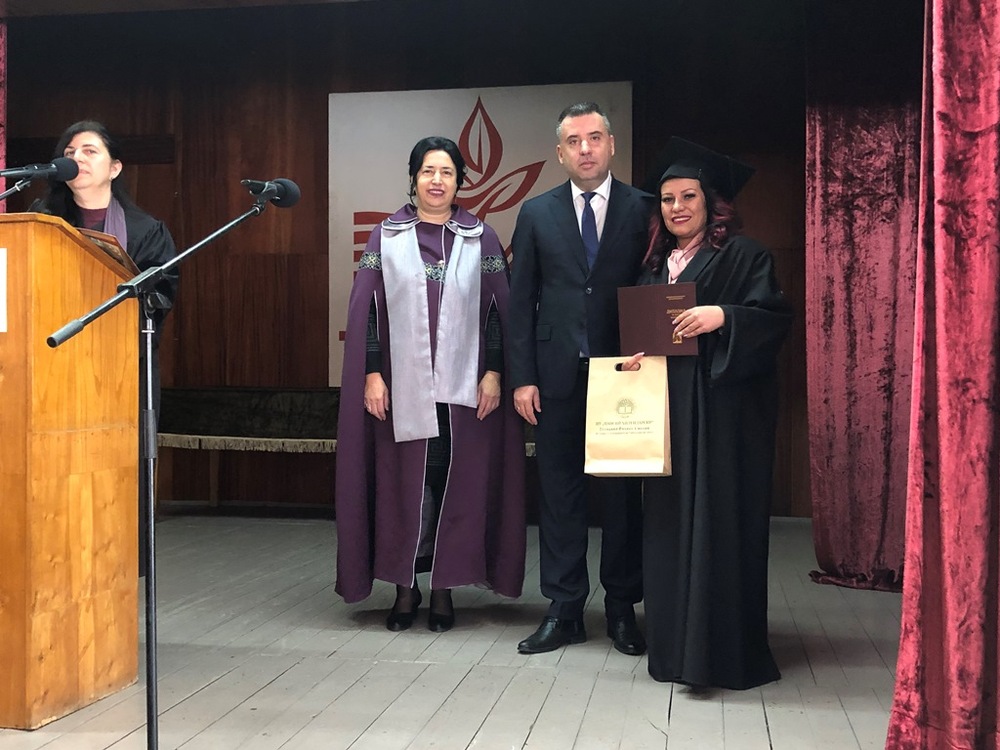 Областна администрация Смолян: Областният управител Захари Сираков връчи дипломите на отличници от Випуск 2023 на Филиал-Смолян към ПУ „Паисий Хилендарски“