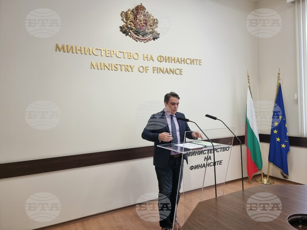 Лимитът на нов държавен дълг се вдига на около 10 млрд. лева с актуализацията на бюджета, каза Асен Василев