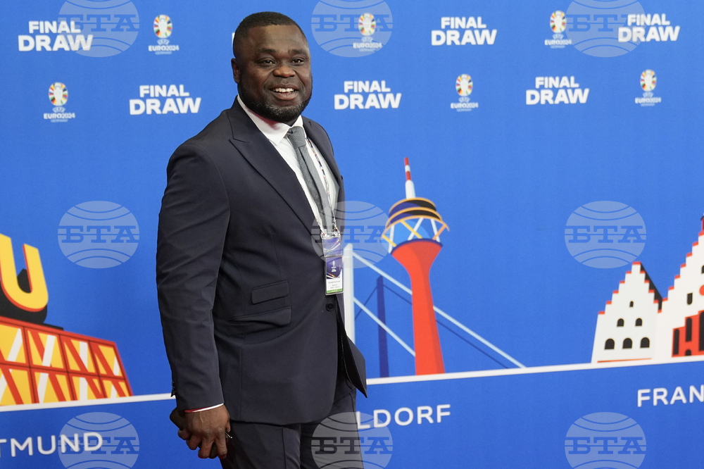 Бившият футболист Джералд Асамоа получи "Държавния орден за заслуги" на Германия